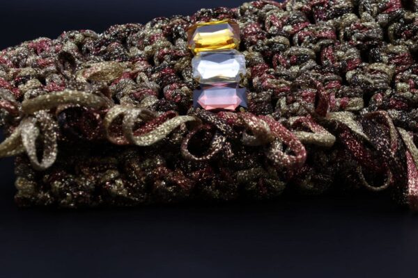 Porta Occhiali Pochette in Filo Lurex con Inserti in Cristalli Colorati - immagine 2