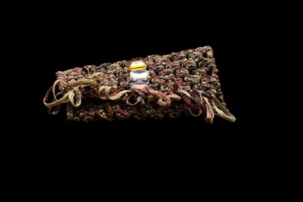 Porta Occhiali Pochette in Filo Lurex con Inserti in Cristalli Colorati - immagine 3